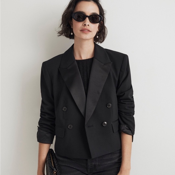 Cropped Tuxedo Blazer - Picture 4 of 11